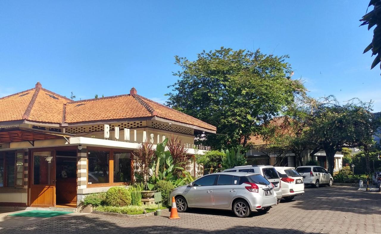 Hotel Bumi Asih Gedung Sate Бандунг Экстерьер фото