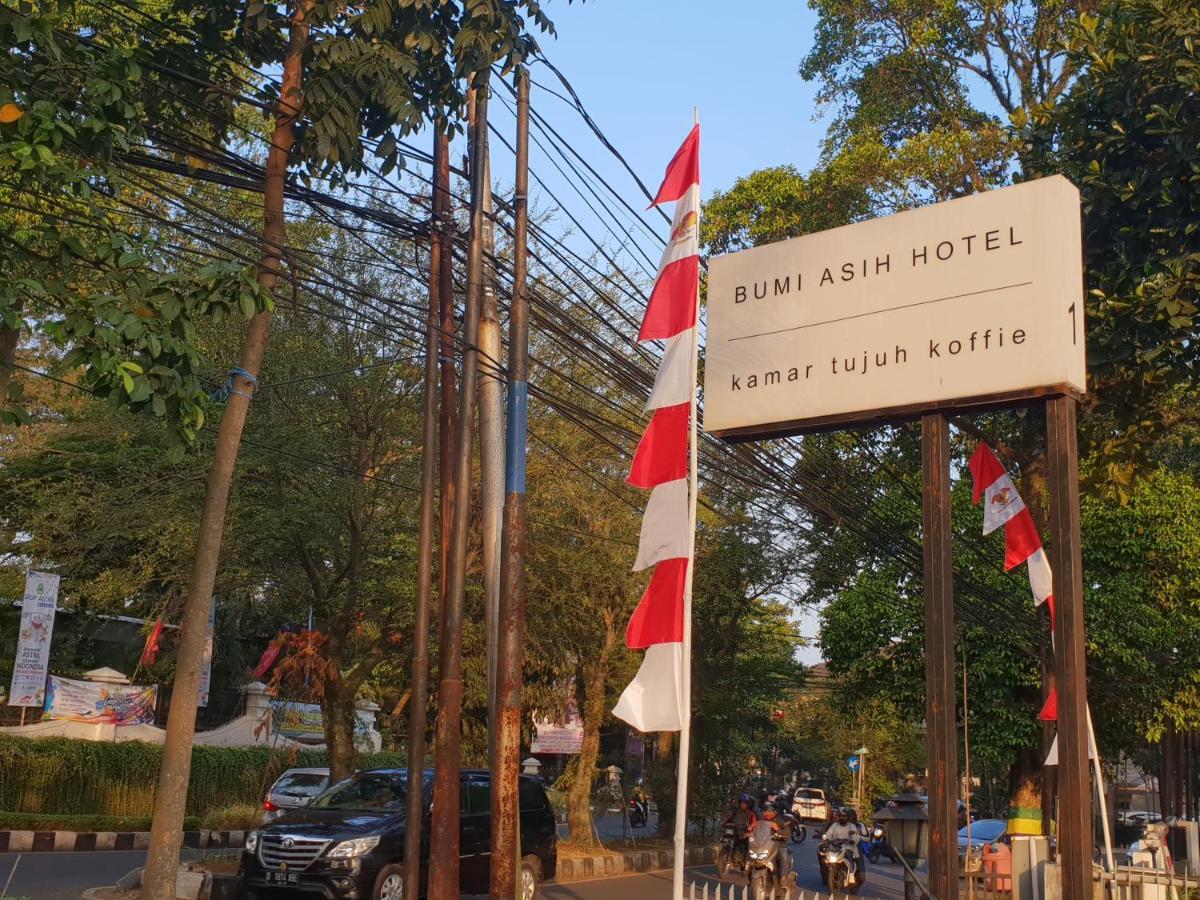 Hotel Bumi Asih Gedung Sate Бандунг Экстерьер фото